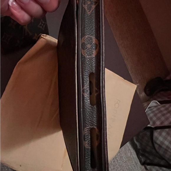 Louis Vuitton iPad case - Picture 13 of 16
